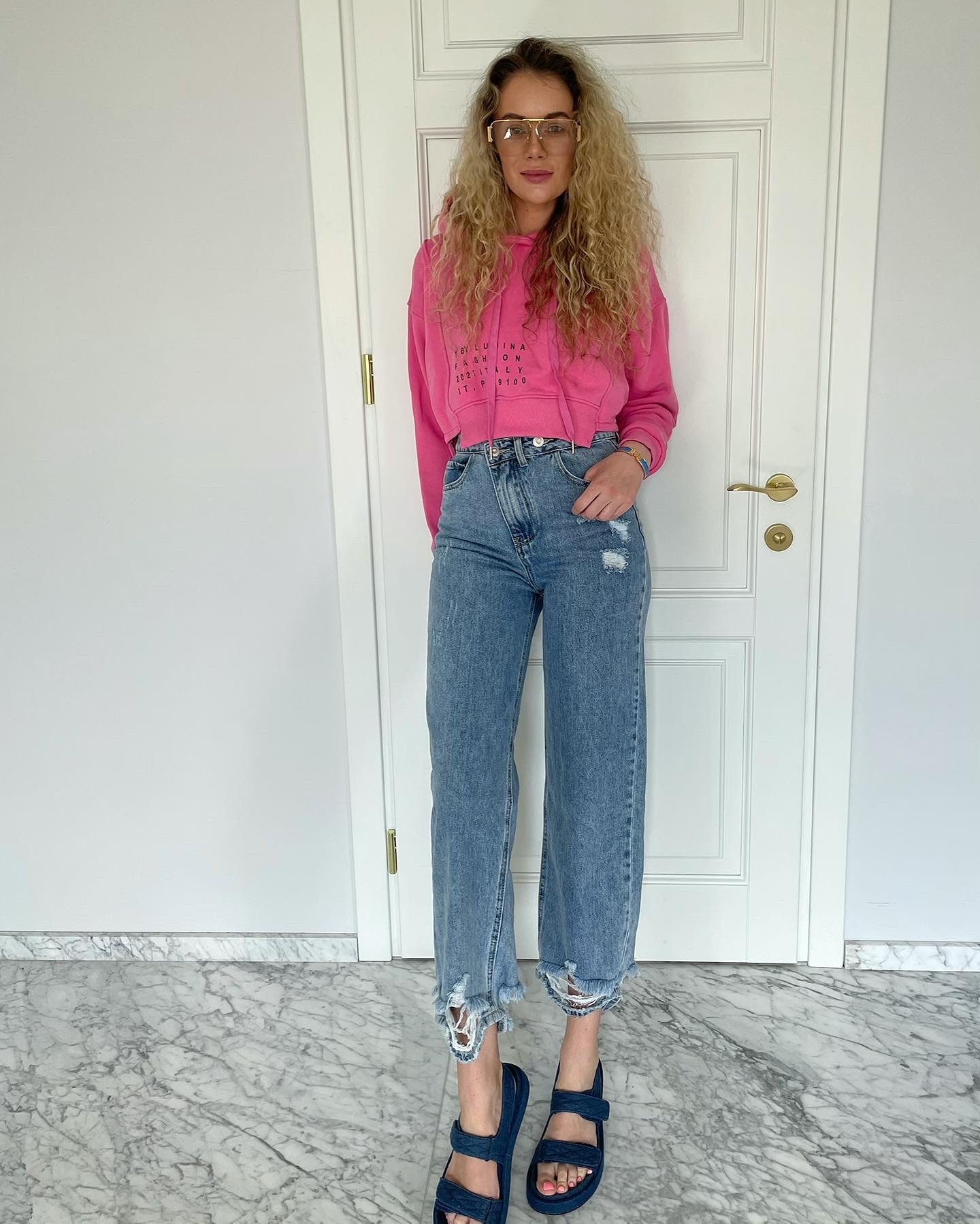 4640e863-af90-4f95-a857-d5e975d3049f.jpg Jeans - Image 1